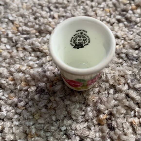 Royal Worcester Bone China Thimble - Rose - Picture 4 of 4